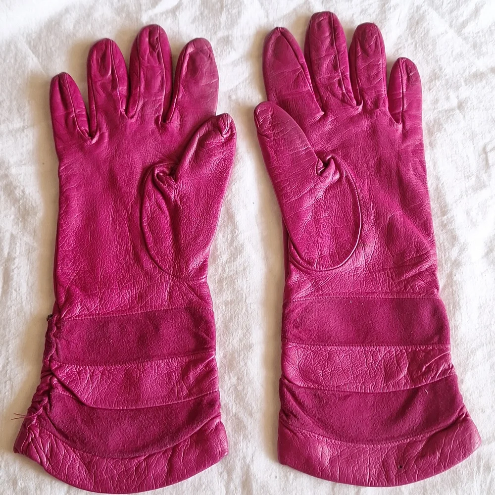 Vintage Magenta Leather Gloves